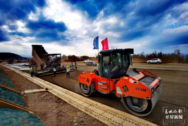 双向6车道！新楚大高速通车后将惠及沿途两千多万群众 （王磊及通讯员摄影报道）