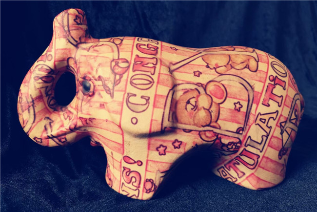 卡通陶象 上世纪九十年代购于鬼市 时代、产地不详 卡通陶象 上世纪九十年代购于鬼市 时代、产地不详