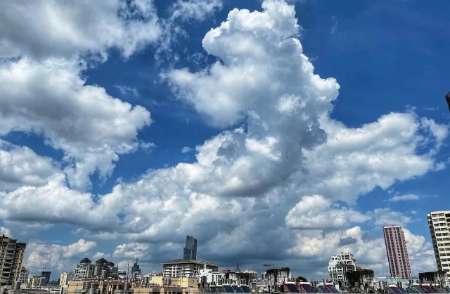 局部强对流持续在线,昆明这个区发布雷电预警…明天云南大部阳光灿烂