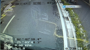 简直了！昆明公交车上一女子拒戴口罩，听到报警后还想跳窗逃跑… 图片来源于8099999