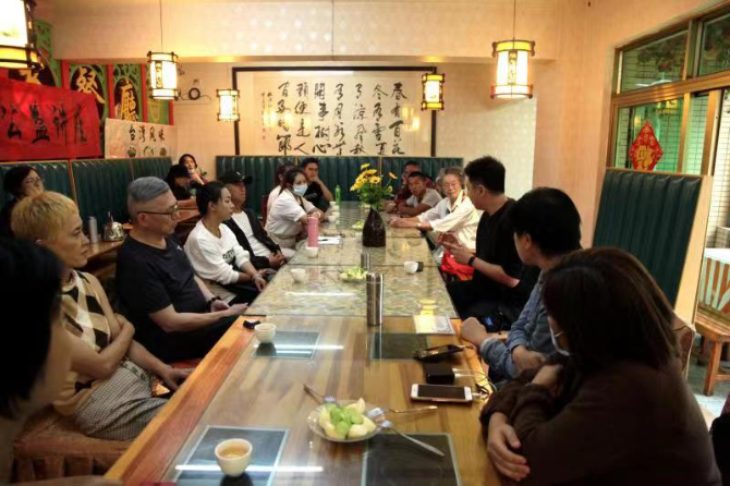 雪力国际“人民优选（云南）直播基地”推介会现场。都市时报熊少宇摄