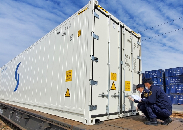 中老铁路跨境物流运营一个月 昆明海关监管进出口货物总值突破6亿元（昆明海关 供图）