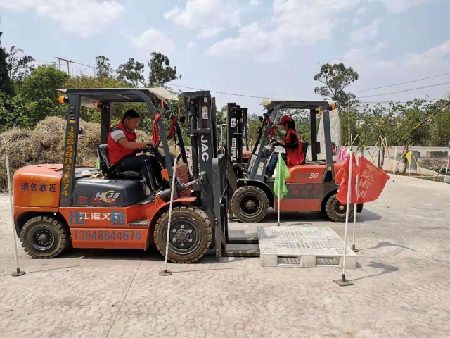 新增就业人数连续5年保持在14万人以上！昆明晒出就业创业成绩单（供图）