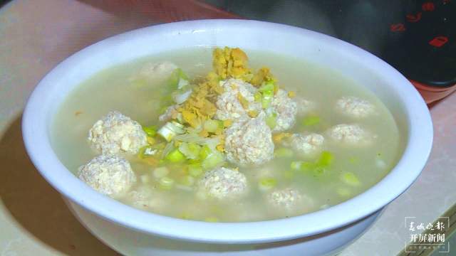 保山昌宁：聊家常 品美食 庆团圆 喷香年夜饭承载着满满心意