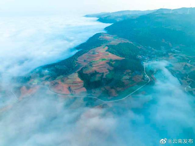 绝美云海就在红河泸西 人民日报客户端云南频道(王正鹏 摄)