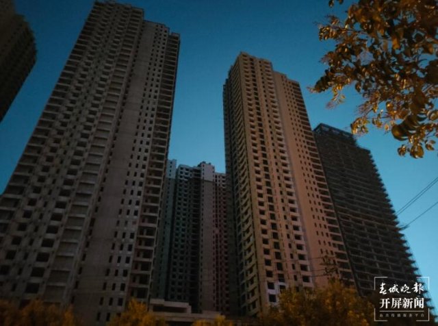 烂尾楼（开屏新闻记者 颜媛 摄）