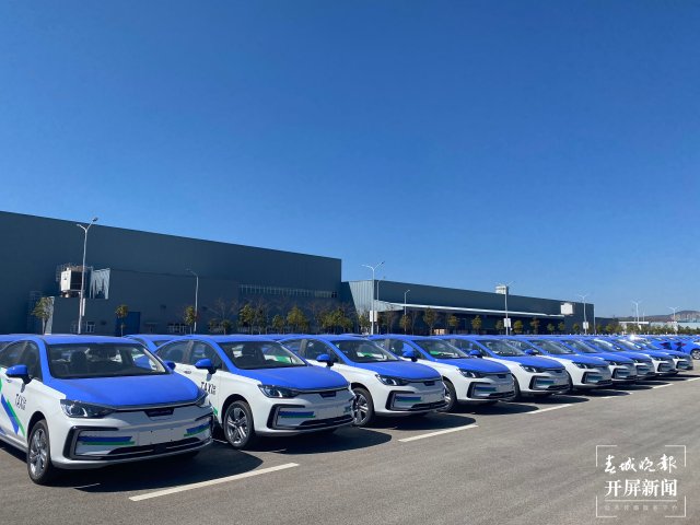 巡出租车游车更换新能源车 昆明可一站式办结.jpg