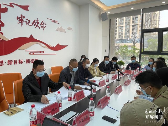 云南省持续深化“交房即交证”“交地即交证” 开屏新闻记者 张田睿 摄影报道