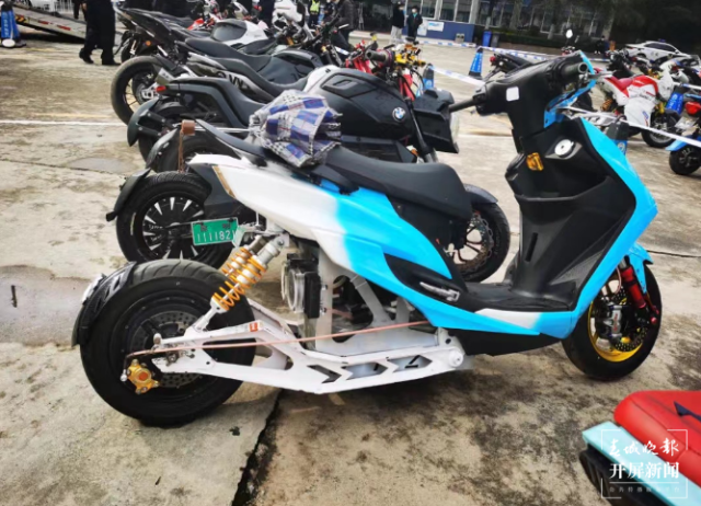 开屏观察 | “新国标”过渡期进入倒计时，电动车非法“提速”冒头？记者走访…… 刘嘉 摄