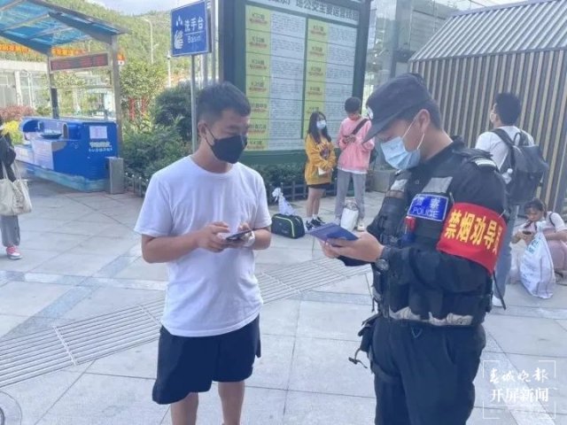 白龙潭派出所“三个强化”守护白龙潭派出所全面构建高铁南站反诈安全网