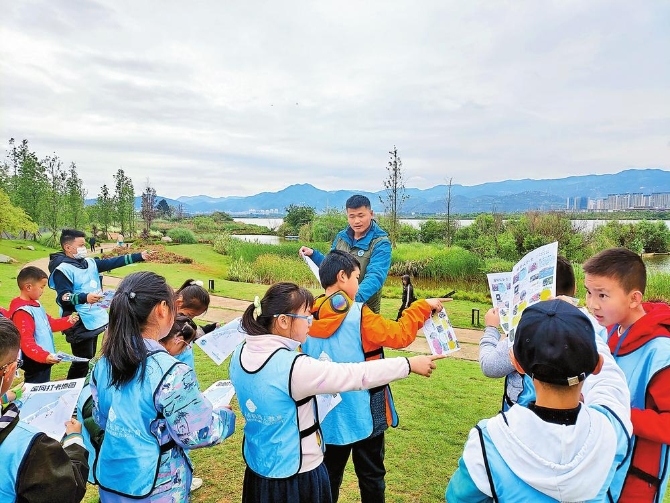 8d5cb5e9-4ef7-4acd-b78b-32a60d40eea1