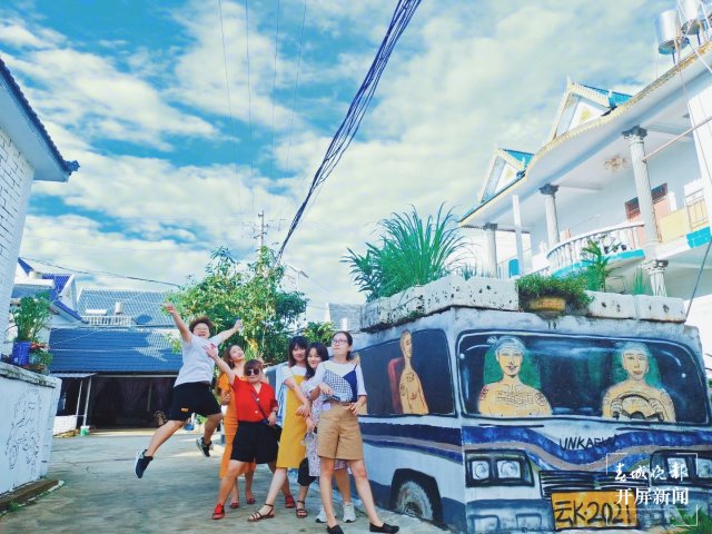 西双版纳曼勒“美术村”:一个被涂鸦艺术改变的村庄(景洪市融媒体中心 供图)