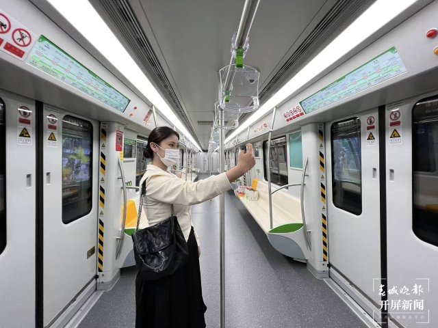 昆明地铁5号线(开屏新闻记者 张勇 龙宇丹 摄)