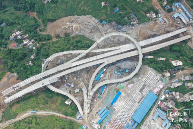 大永高速顺田隧道双线贯通!永善年底将告别无高速路历史 申时勋 通讯员 王朝元 韩世江 李昕馨 摄