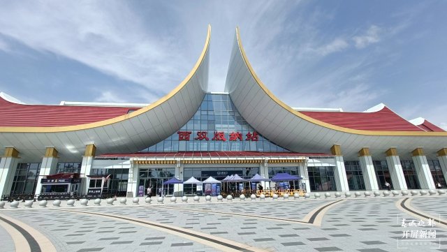 中老铁路带火西双版纳“周末经济”(开屏新闻记者 李春丽 摄)