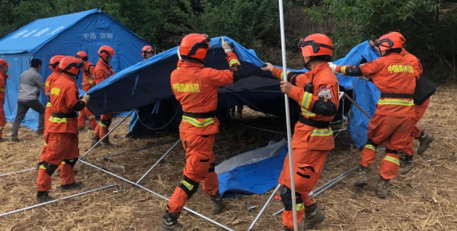 漾濞地震搜救（云南森林消防总队供图） (5).png