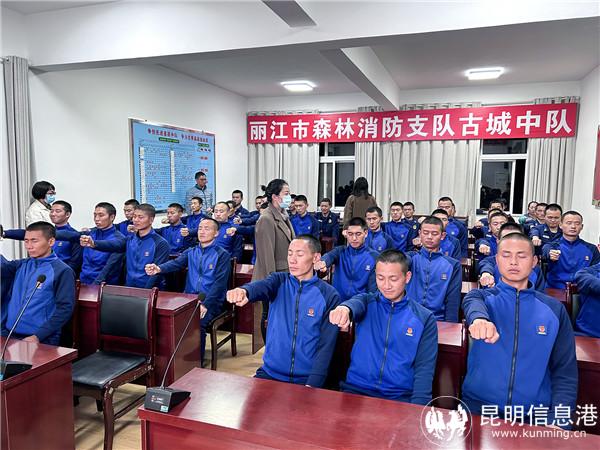 体验催眠理疗。 体验催眠理疗。