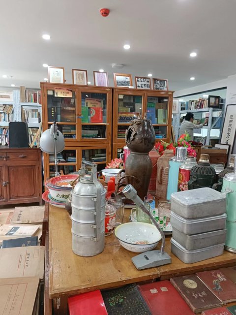 云迹青年|老昆明杂书馆