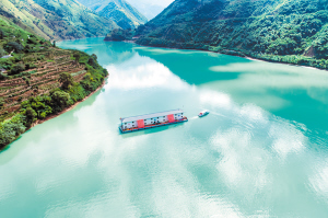 　“滇中引水古城号”取水浮船。云南建投集团供图