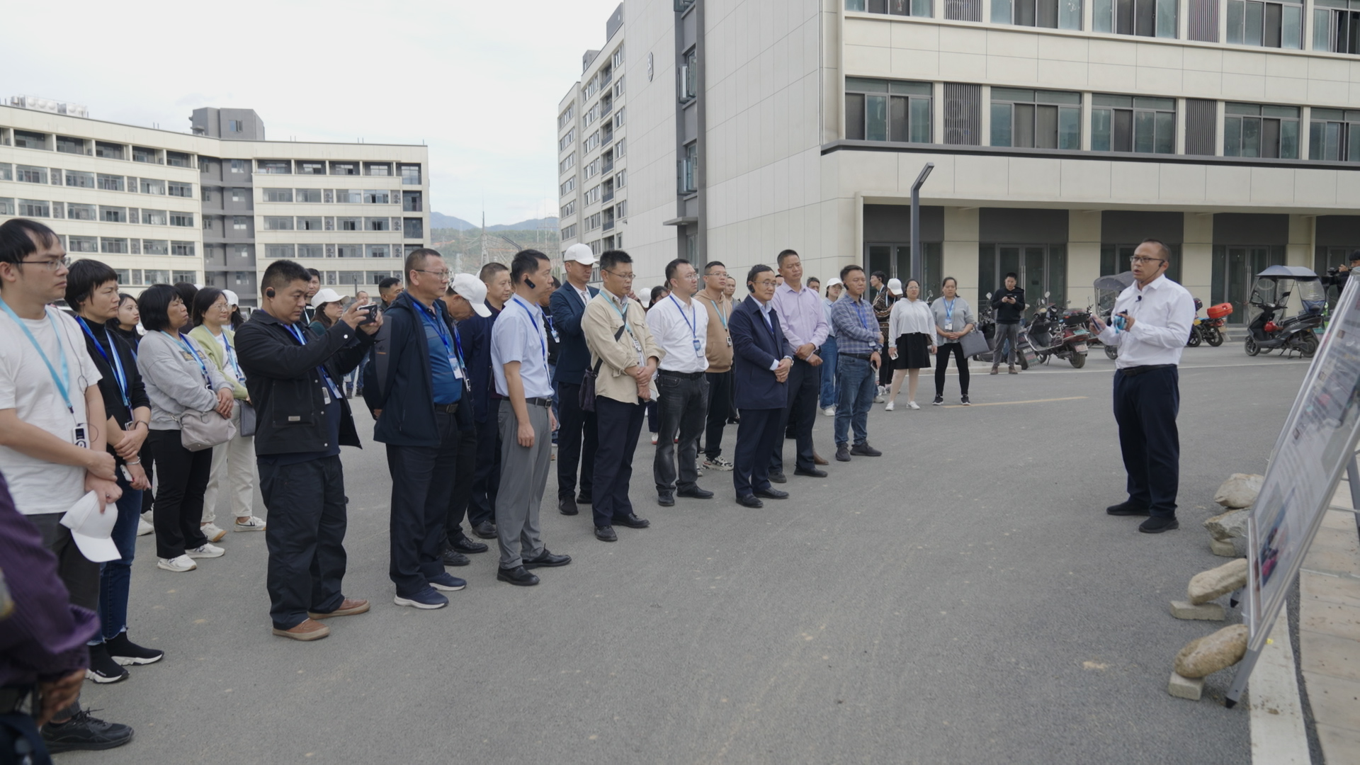 序列 01.00_07_22_04.Still008.jpg 序列 01.00_07_22_04.Still008.jpg