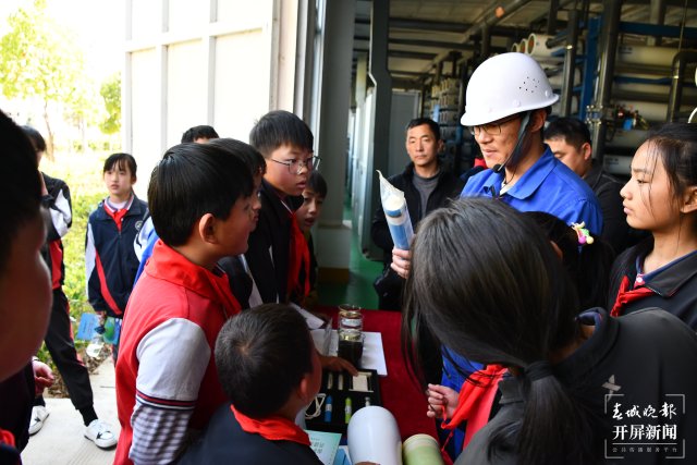 (采访传编辑)大理洱源抓实2024年春季学期洱海源头保护“开学第一课”宣传教育进校园活动 (2).JPG