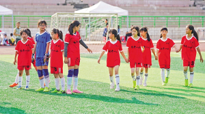 　全部队员都是女生的经开区一小U9队