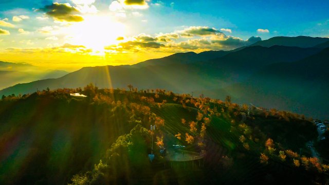 （采访传编辑）美好生活在云南 在无量山樱花谷，有一种生活叫“花之旅” (12).jpg