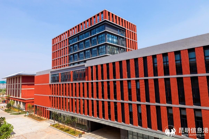 6.恢弘大气的仁爱楼