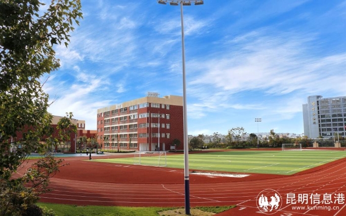 正道实力中学操场