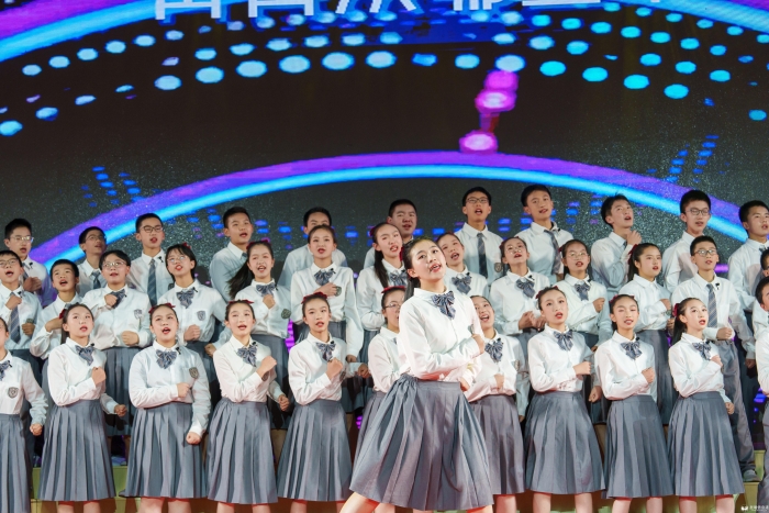 合唱《青青世界》