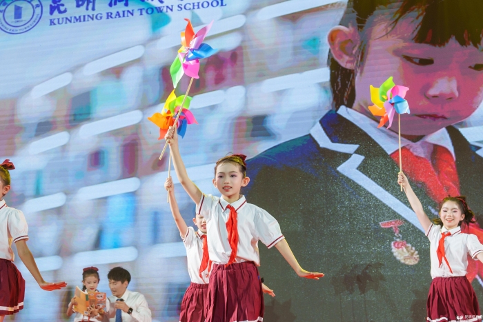 情景朗诵《书香润成长 童声耀中华》小学