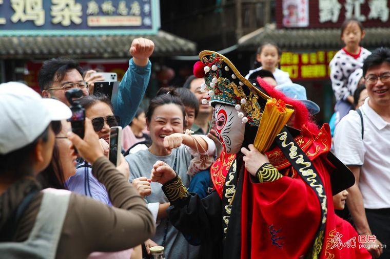 文旅融合 古镇客来