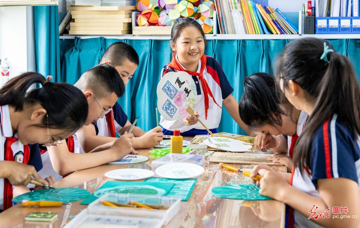 AI夏至物语——看美食、民俗、农事的像素奇遇