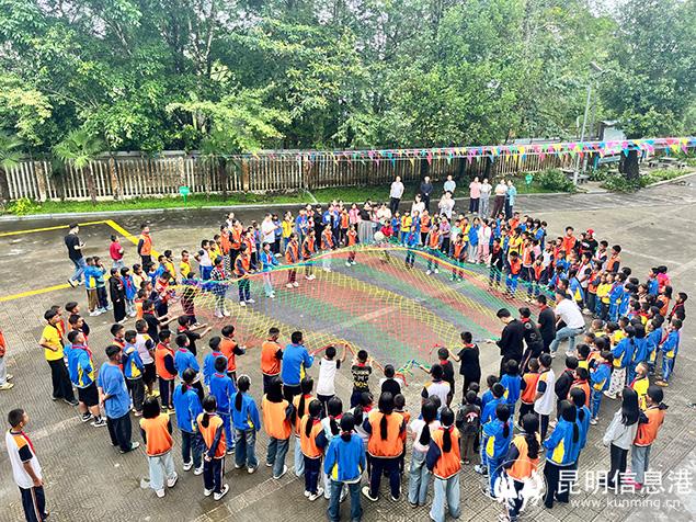 瑞丽市勐秀乡中心小学开展六一游园活动-(2)