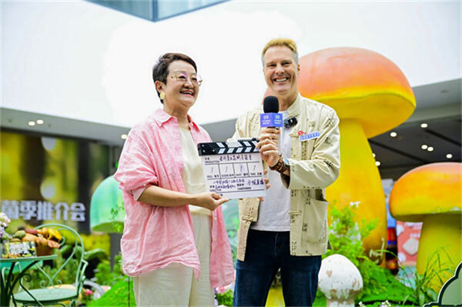 2024年，史帝夫参加“菌俏昆明·菇凉一夏”——2024昆明旅游避暑食菌季活动