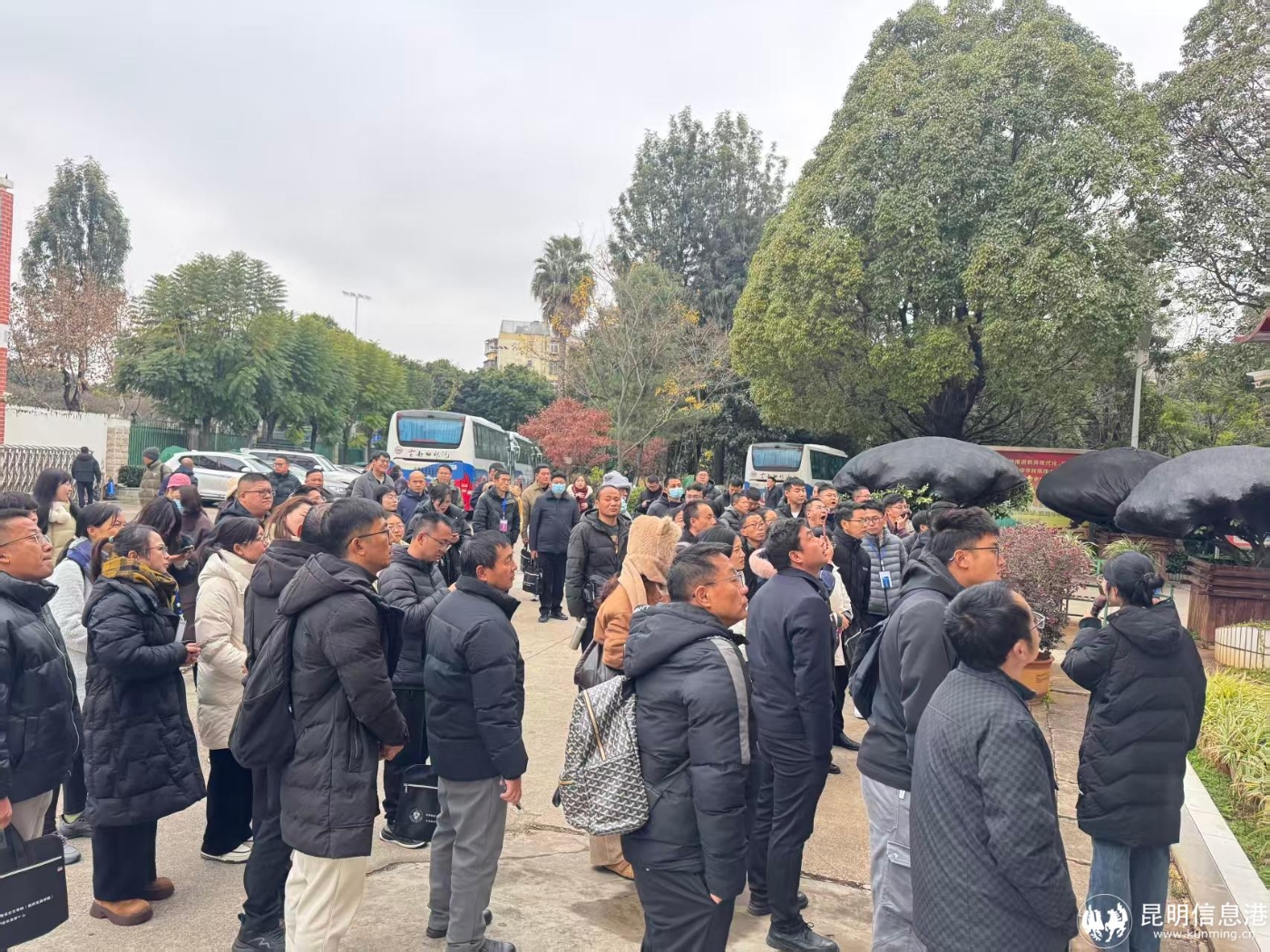 进校参观1 进校参观1