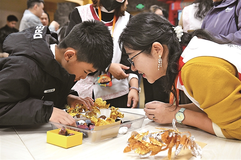 指尖触摸历史与艺术