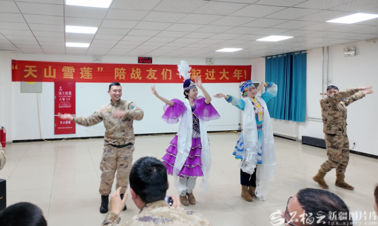 新春走基层丨“天山雪莲”：逆行探亲，温暖高原战位