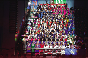 禄劝方阵的144人身着民族盛装亮相 　　本版图片除署名外 ■ 都市时报全媒体记者 孟祝斌