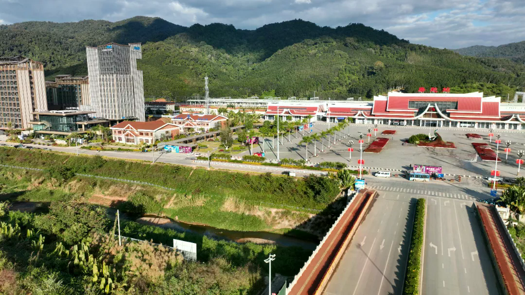 磨憨站-赵伟 (3).jpg