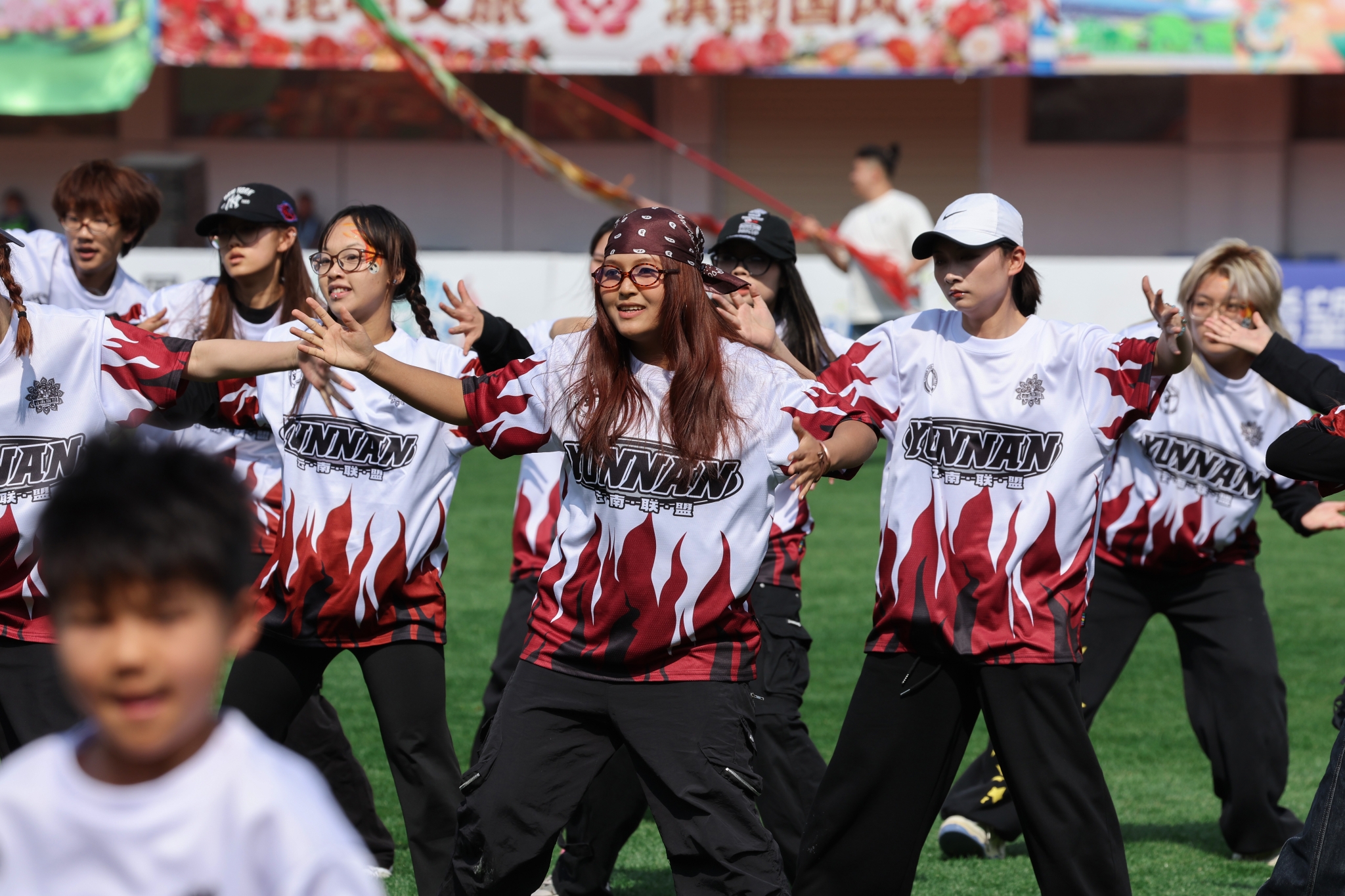 开场表演《龙的传人》