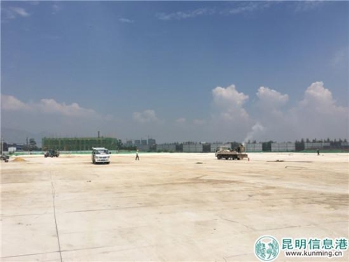 图2：会展中心7号馆对面的一号地块预计可停放公交车约250台。