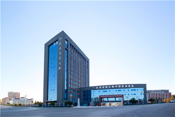 1新能源汽车大楼_副本