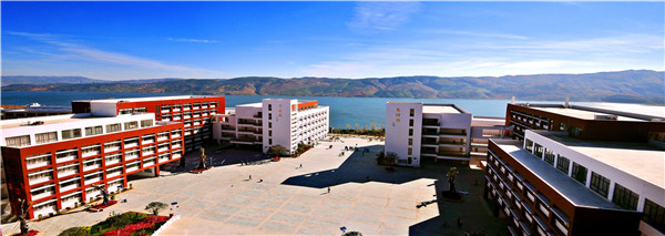 国土广场、崇实楼、笃行楼 国土广场、崇实楼、笃行楼