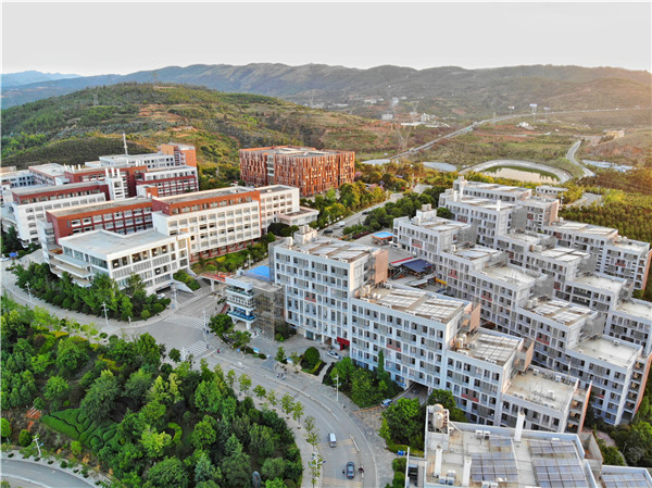 绘水苑、崇实楼、图书馆 绘水苑、崇实楼、图书馆