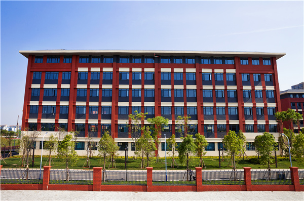 2-功能齐全的教学楼