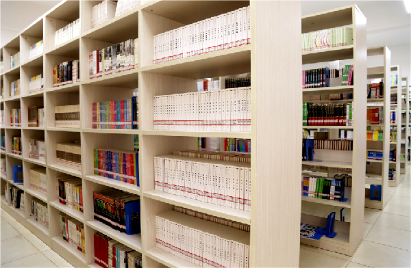 学校图书馆 学校图书馆