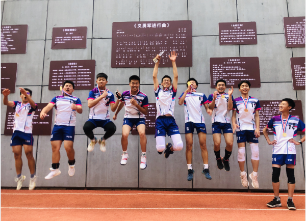 2021年5月22日,昆明市中学生“希望杯”排球赛夺冠 2021年5月22日,昆明市中学生“希望杯”排球赛夺冠