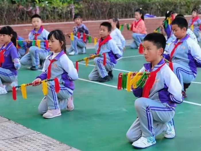 课后服务:霸王鞭 课后服务:霸王鞭