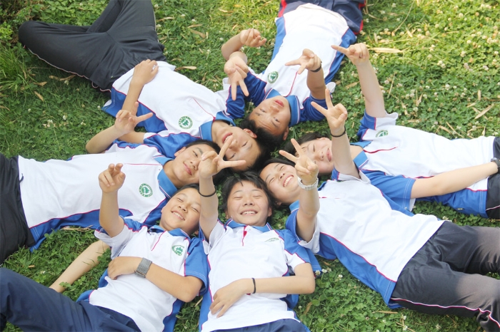 同学亲如兄弟姐妹 同学亲如兄弟姐妹